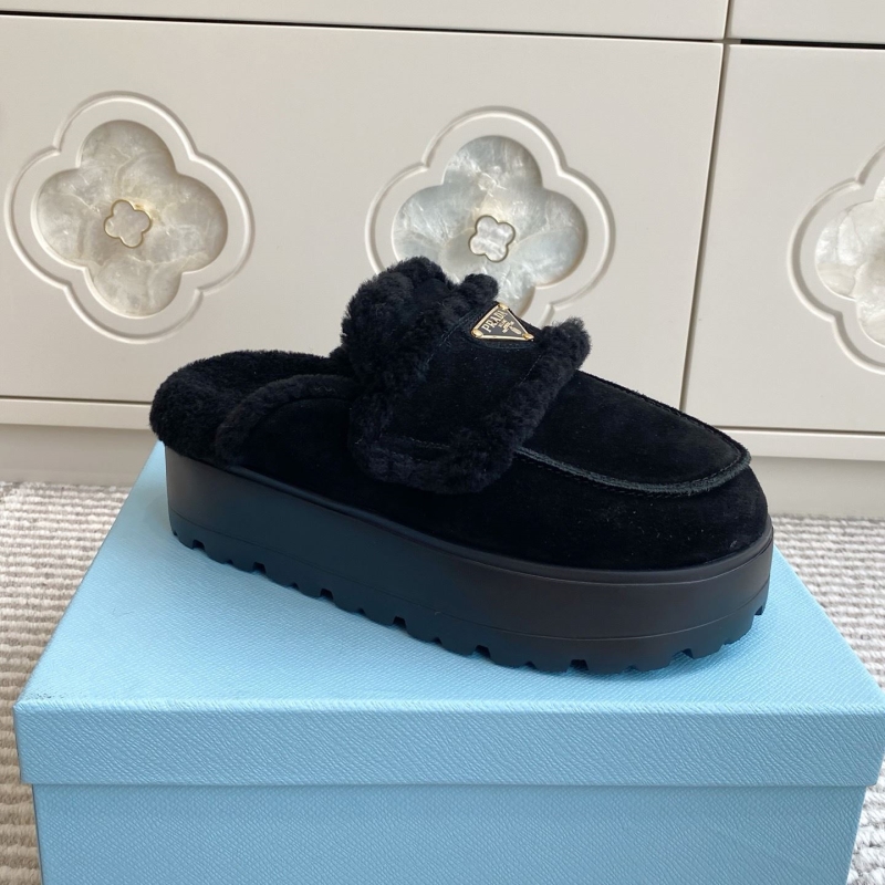 Pra*a slippers